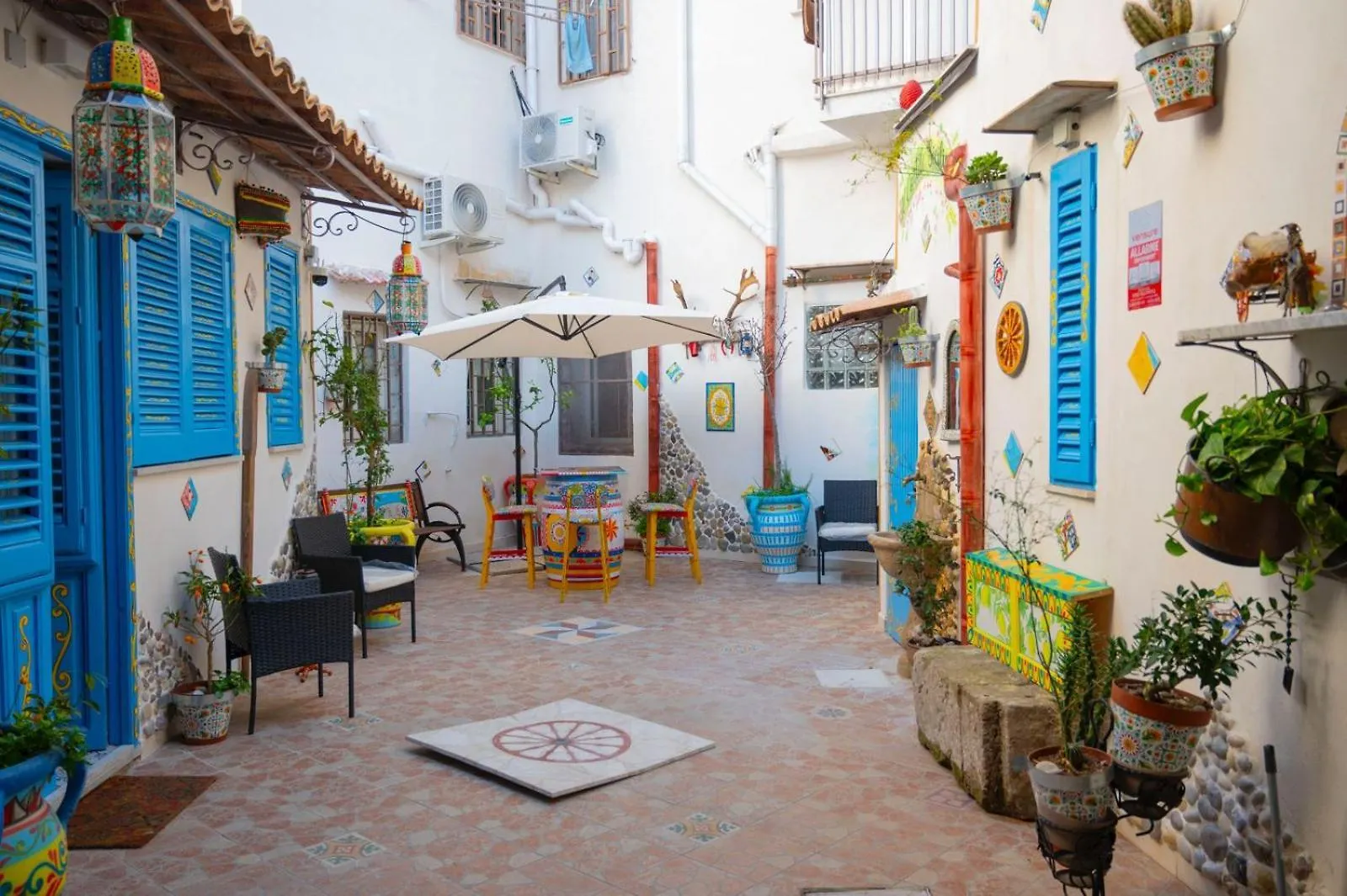דירות פלרמו Cortile Siciliano 0*,  איטליה